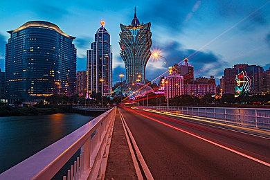 《魔兽世界》国服没了：大量工作室淹没亚服 人民币团出现